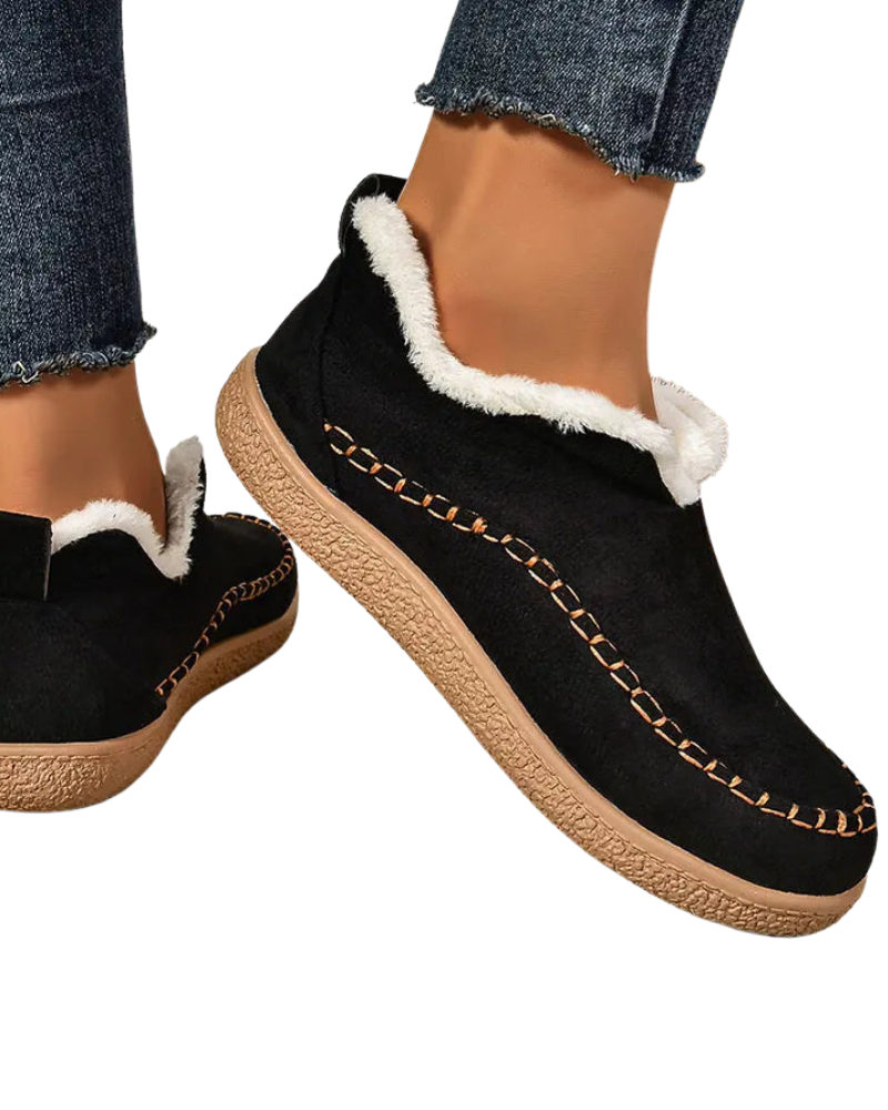 Women's ankle boots with faux fur trim and moccasin stitching