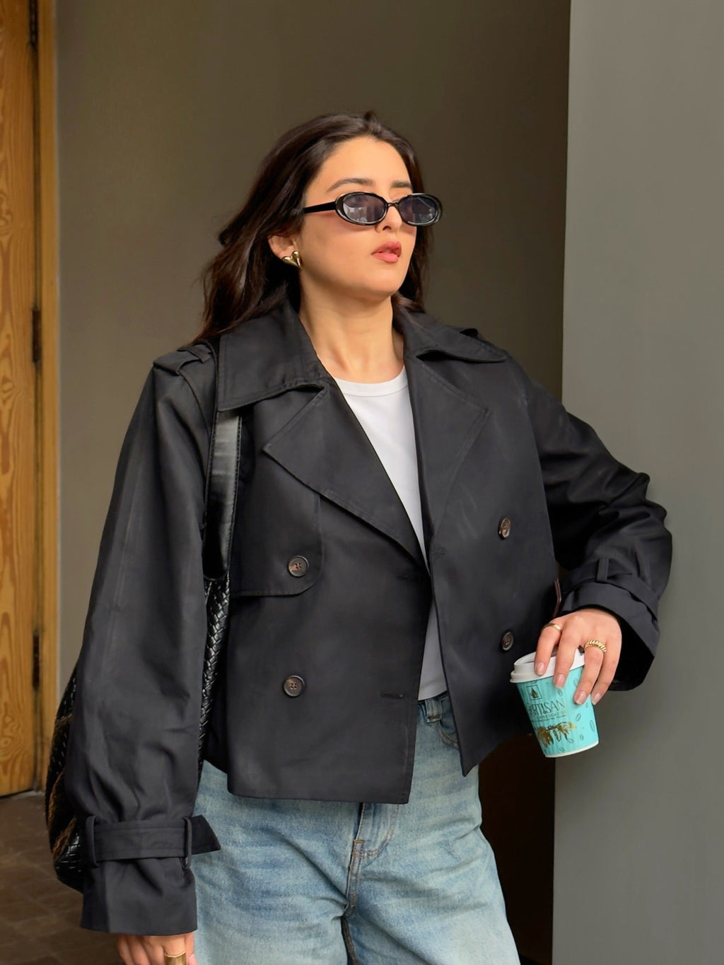 Women's cropped double-breasted trench coat with lapels