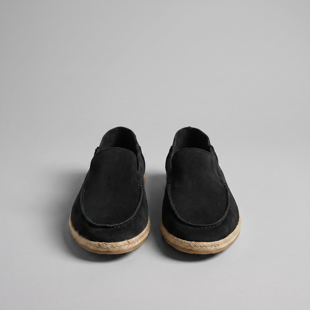 Men's slip-on espadrille loafers with rounded toes and braided soles