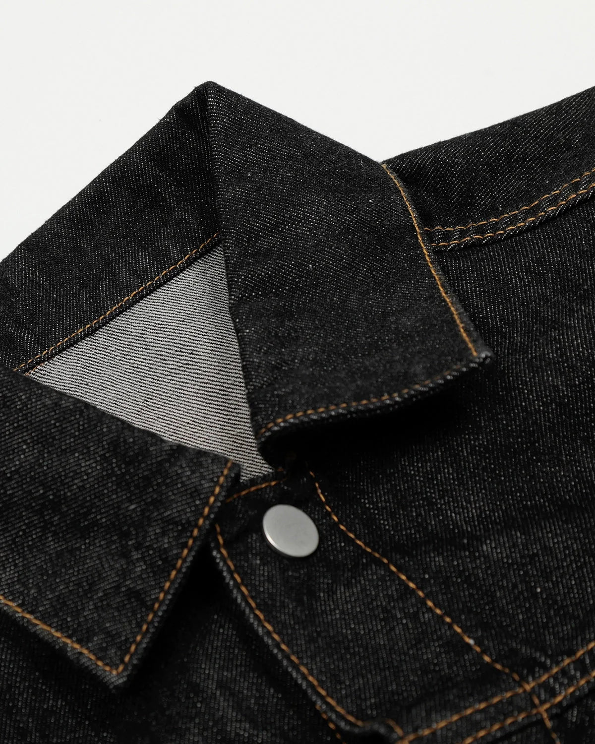 Men's black multi-pocket denim jacket with long sleeves
