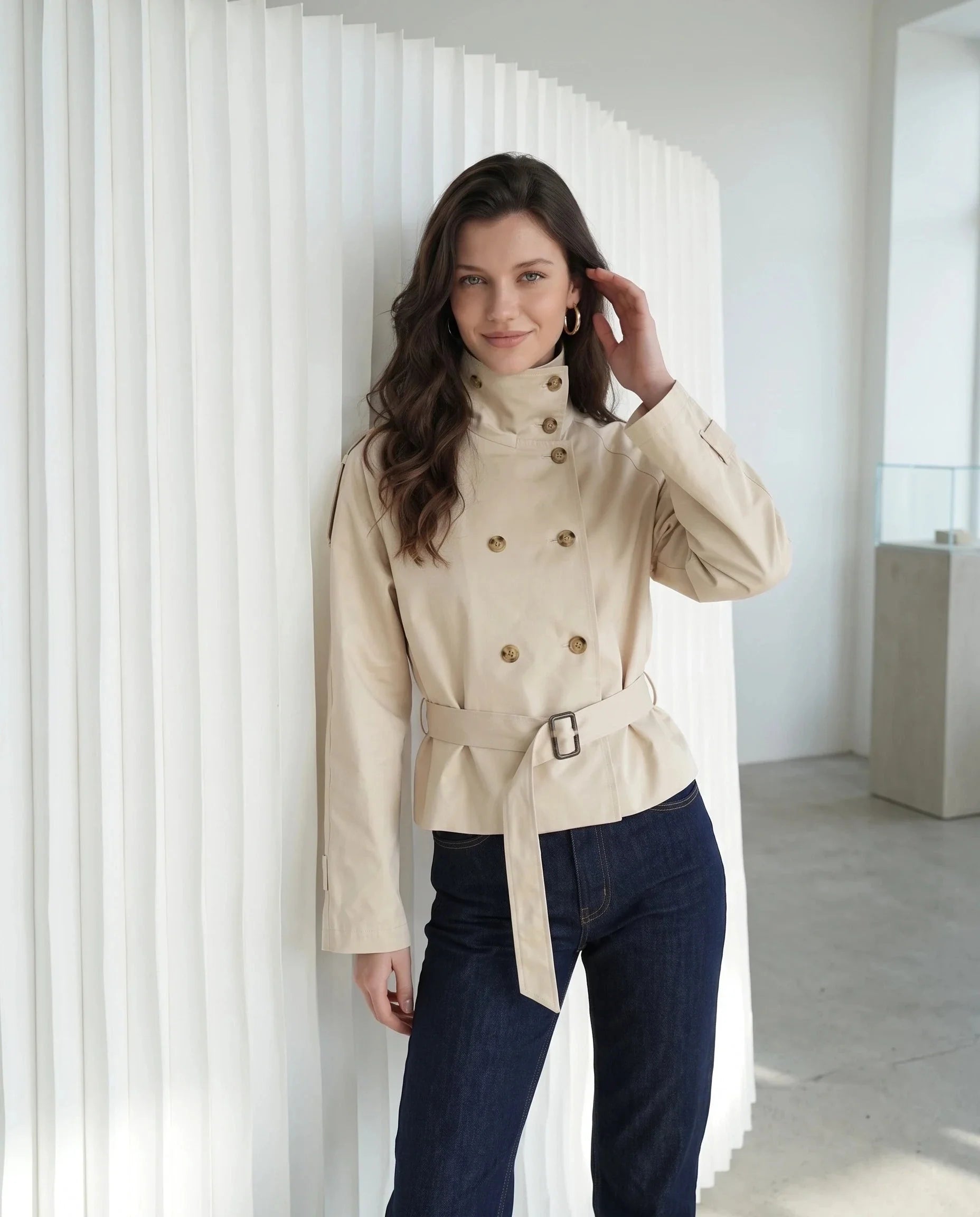 Women's short belted trench coat with high collar