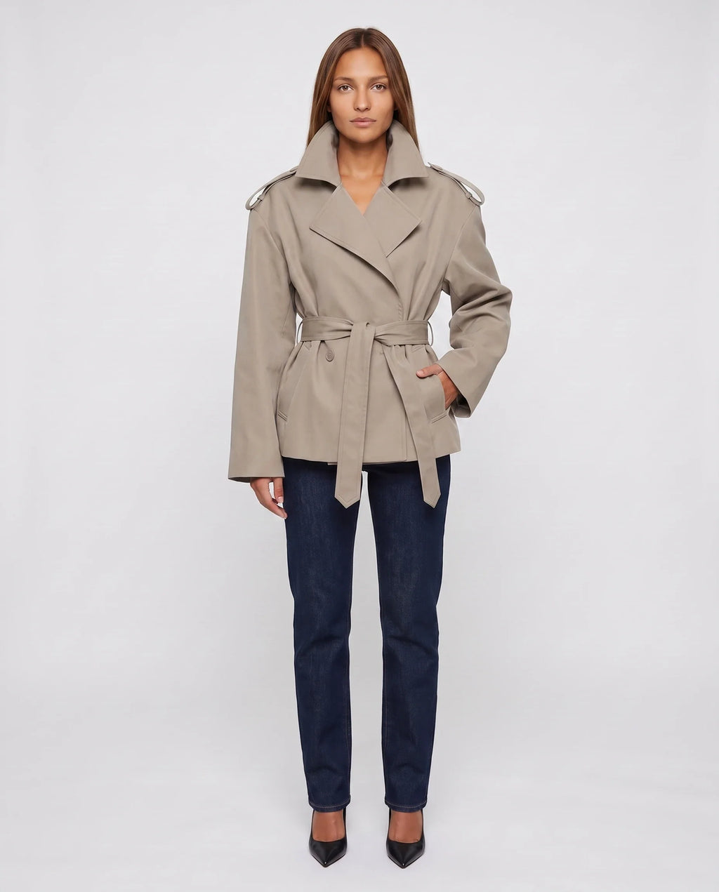 Women's oversized short belted trench jacket with wide lapels and long sleeves