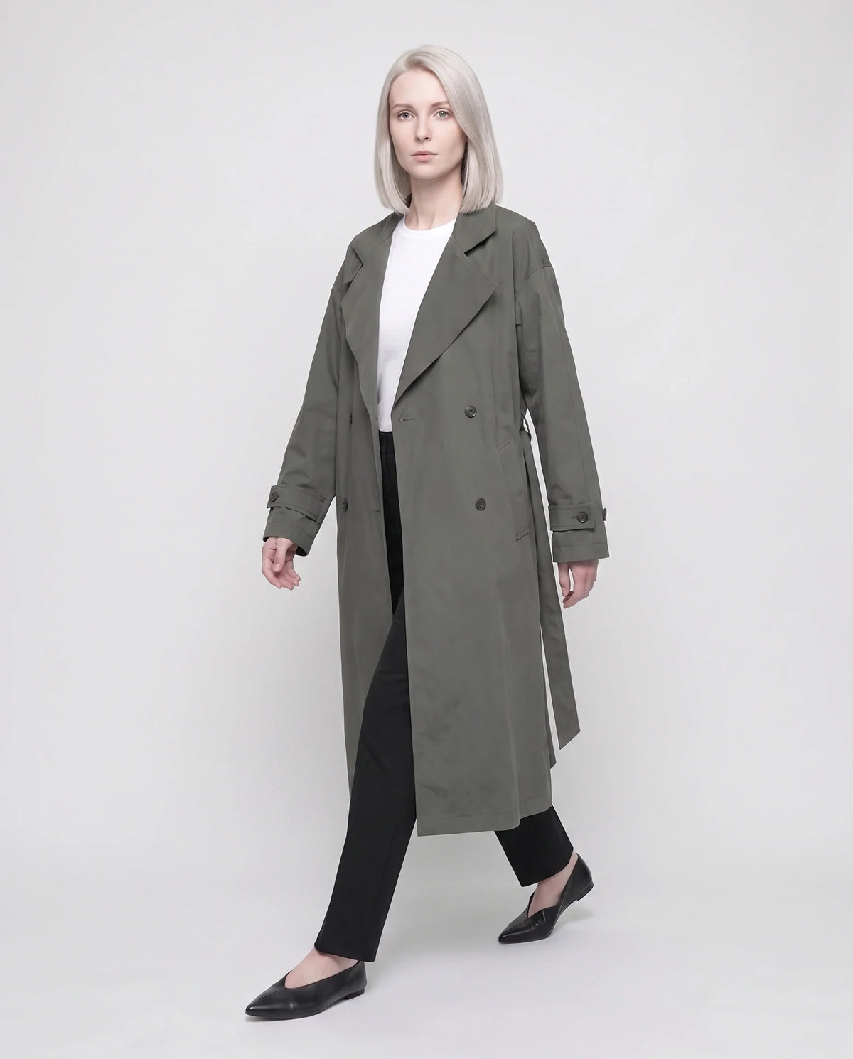 Women's long double-breasted trench coat with belt, lapels and long sleeves