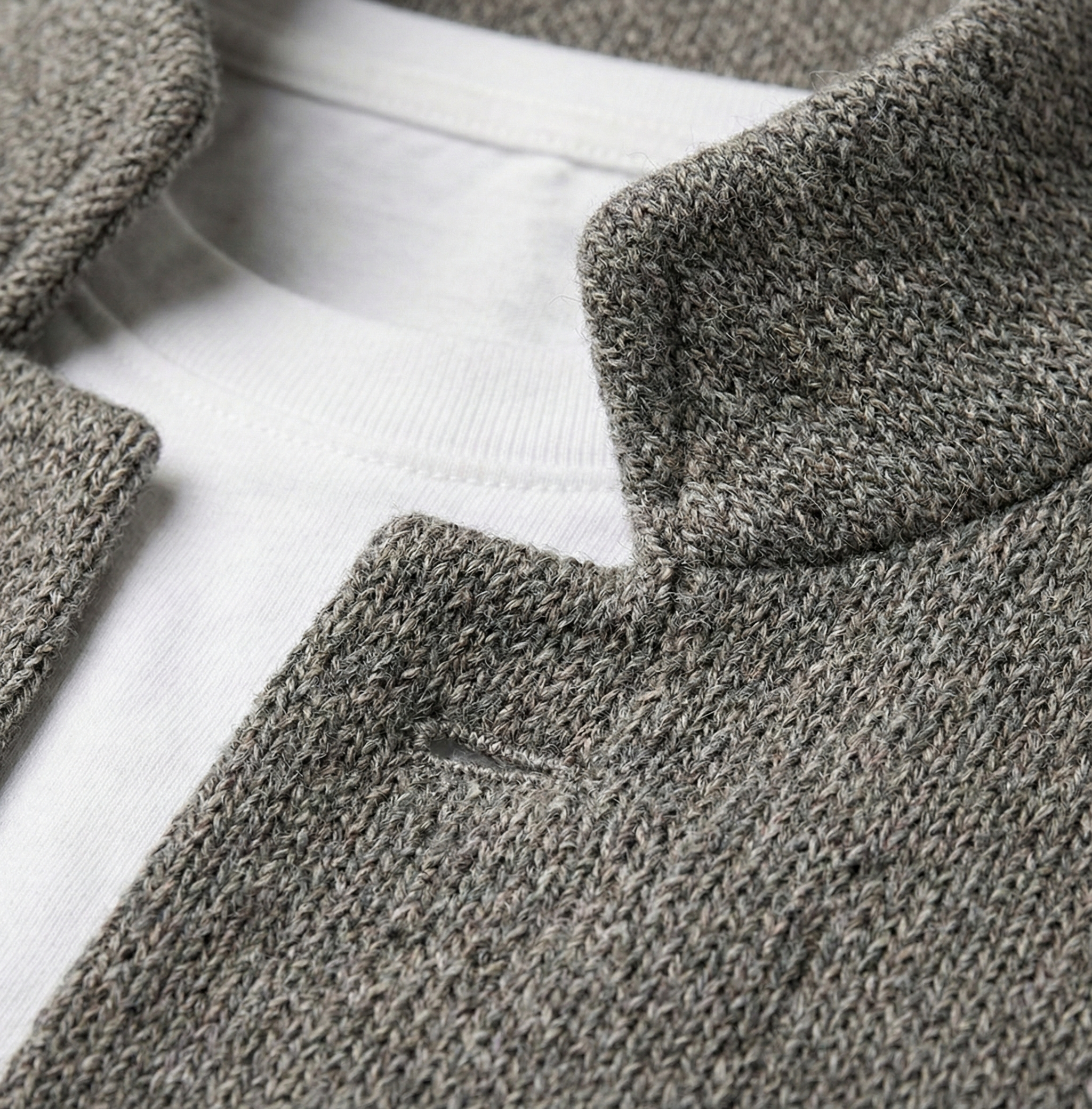 Men's textured knit blazer with Mandarin collar, buttons and patch pockets
