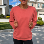 Women's oversized crewneck sweatshirt with kangaroo pocket