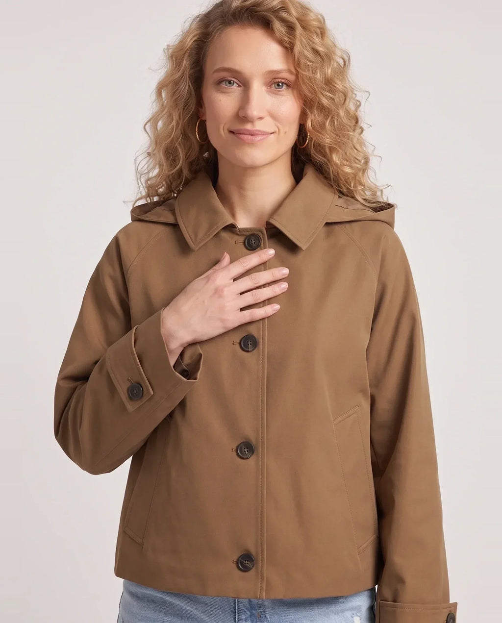 Women's cropped hooded trench jacket with buttons and angled pockets