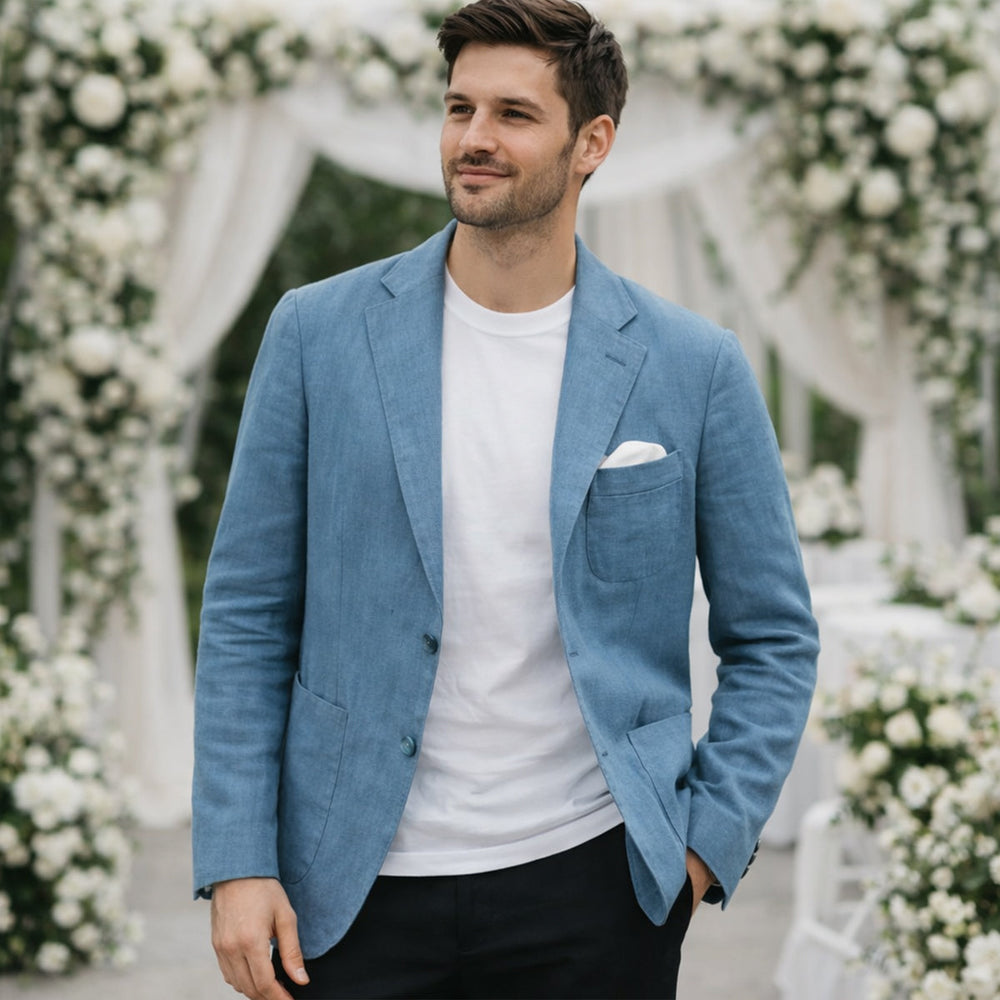 Men's summer blazer with notched lapels, button fastening and flap pockets