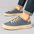 Low top lace-up sneaker with contrast flat sole
