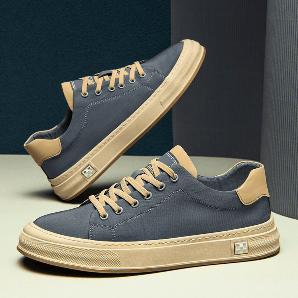 Low top lace-up sneaker with contrast flat sole