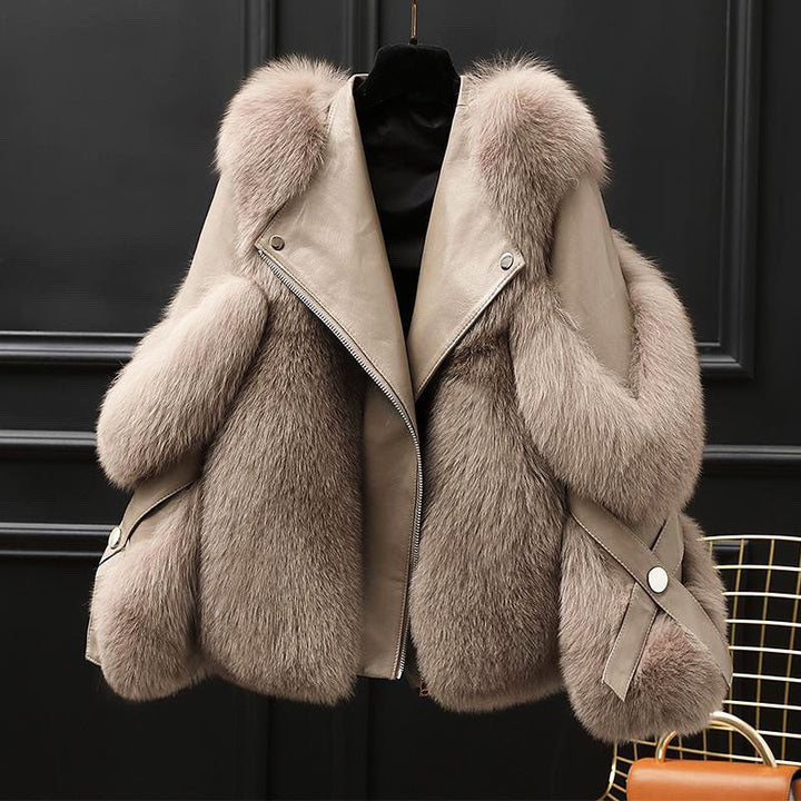 Women's oversized jacket with fur-textured collar, lapels and diagonal zip front