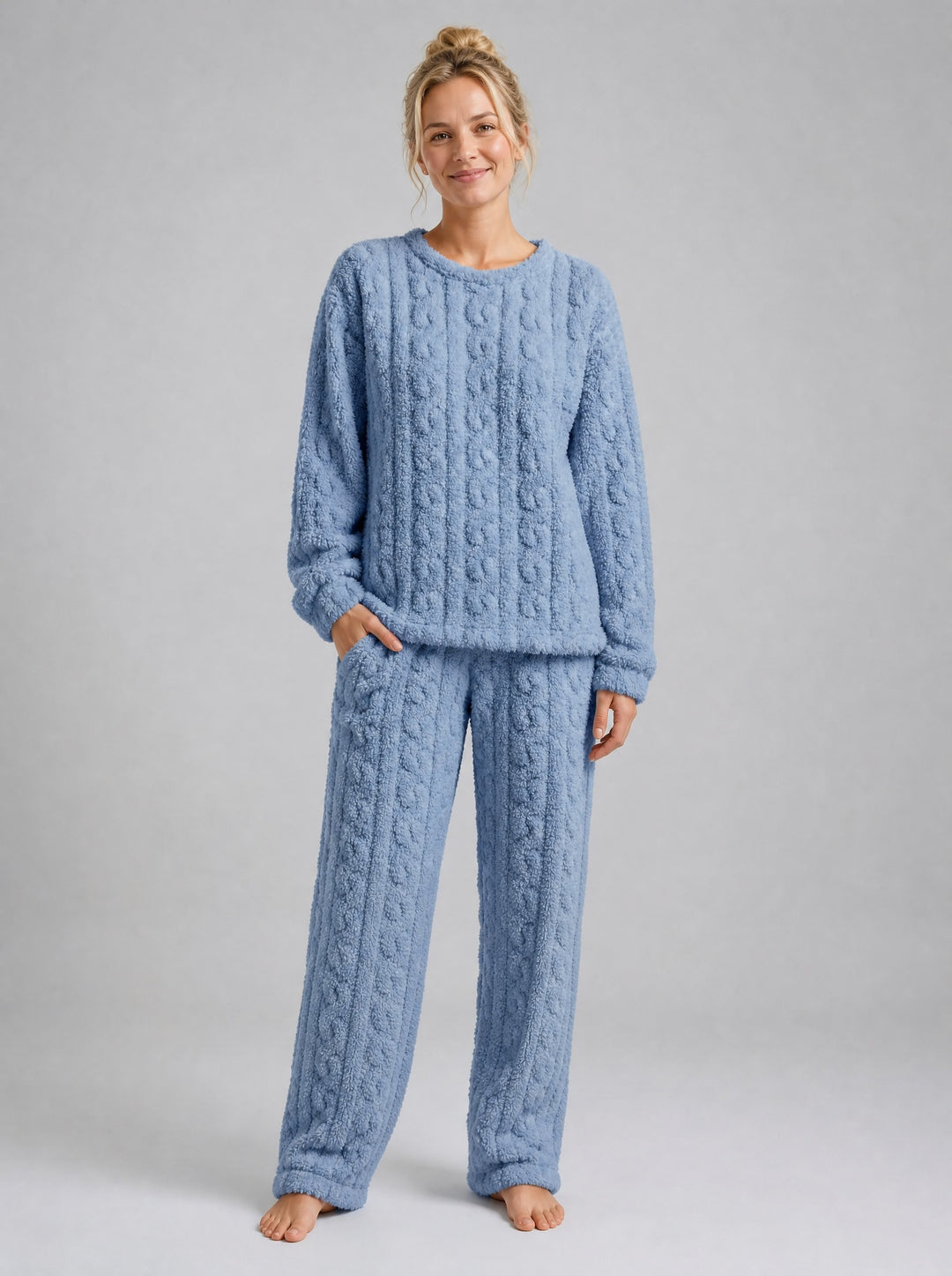 Women's Textured Cable Lounge Set in blue