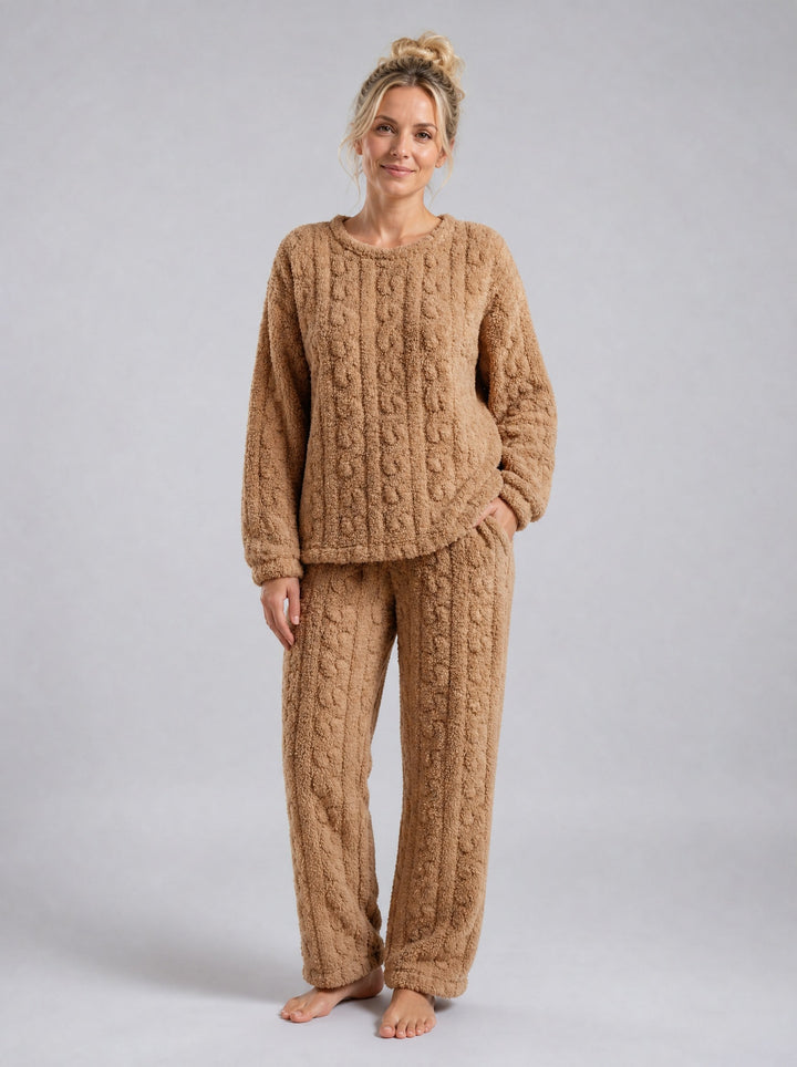 Women's Textured Cable Lounge Set in brown