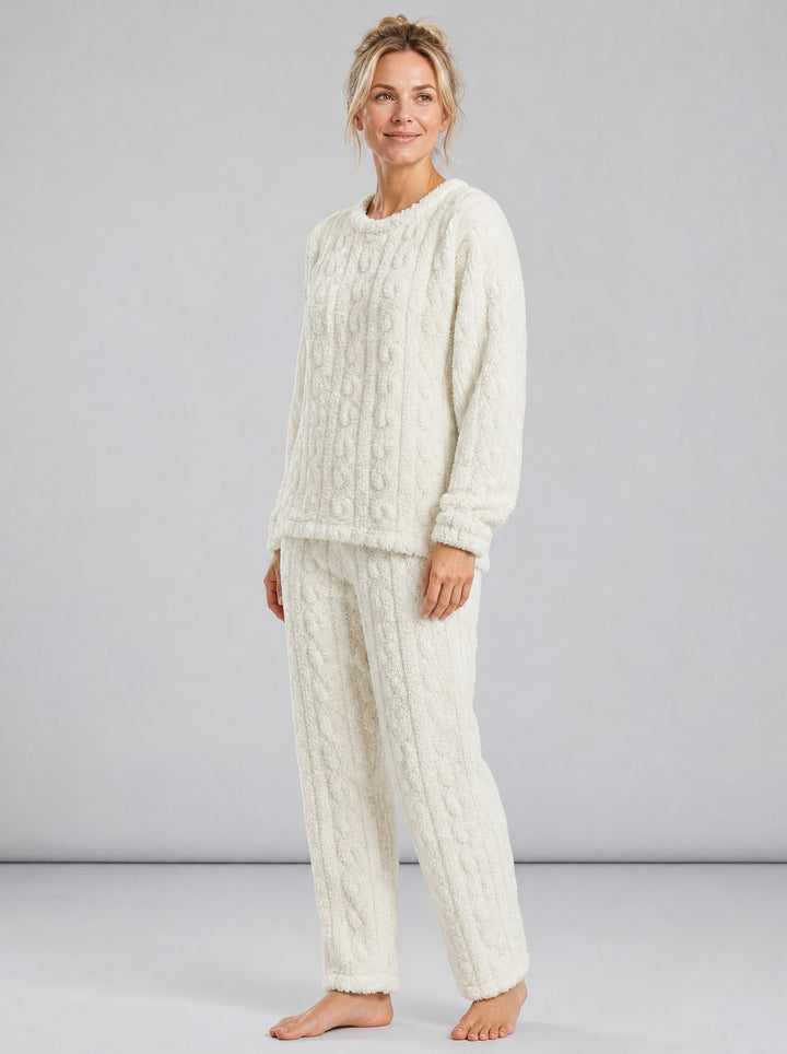 Women's Textured Cable Lounge Set in white