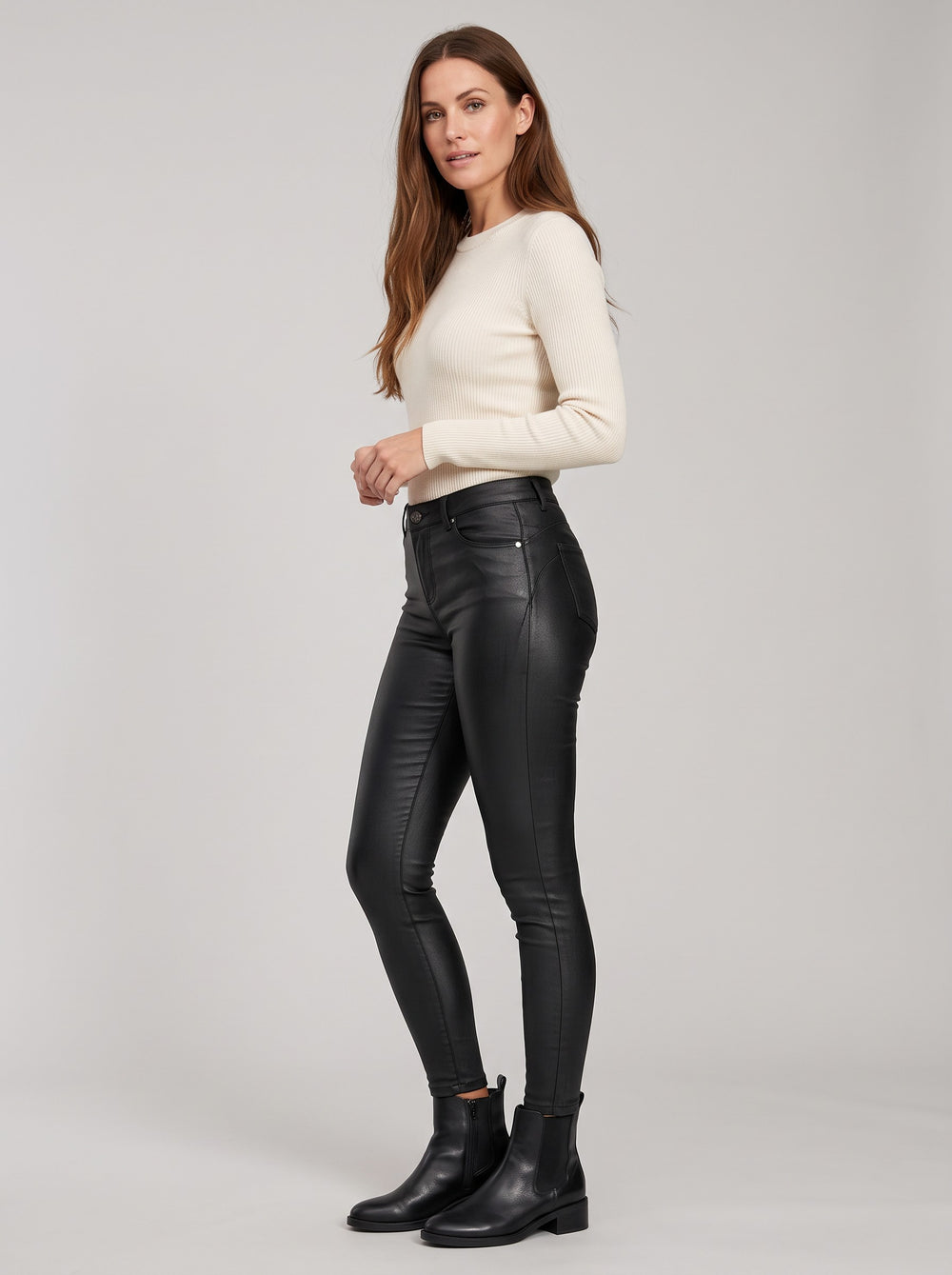 Women's Faux Leather Skinny Trousers in black
