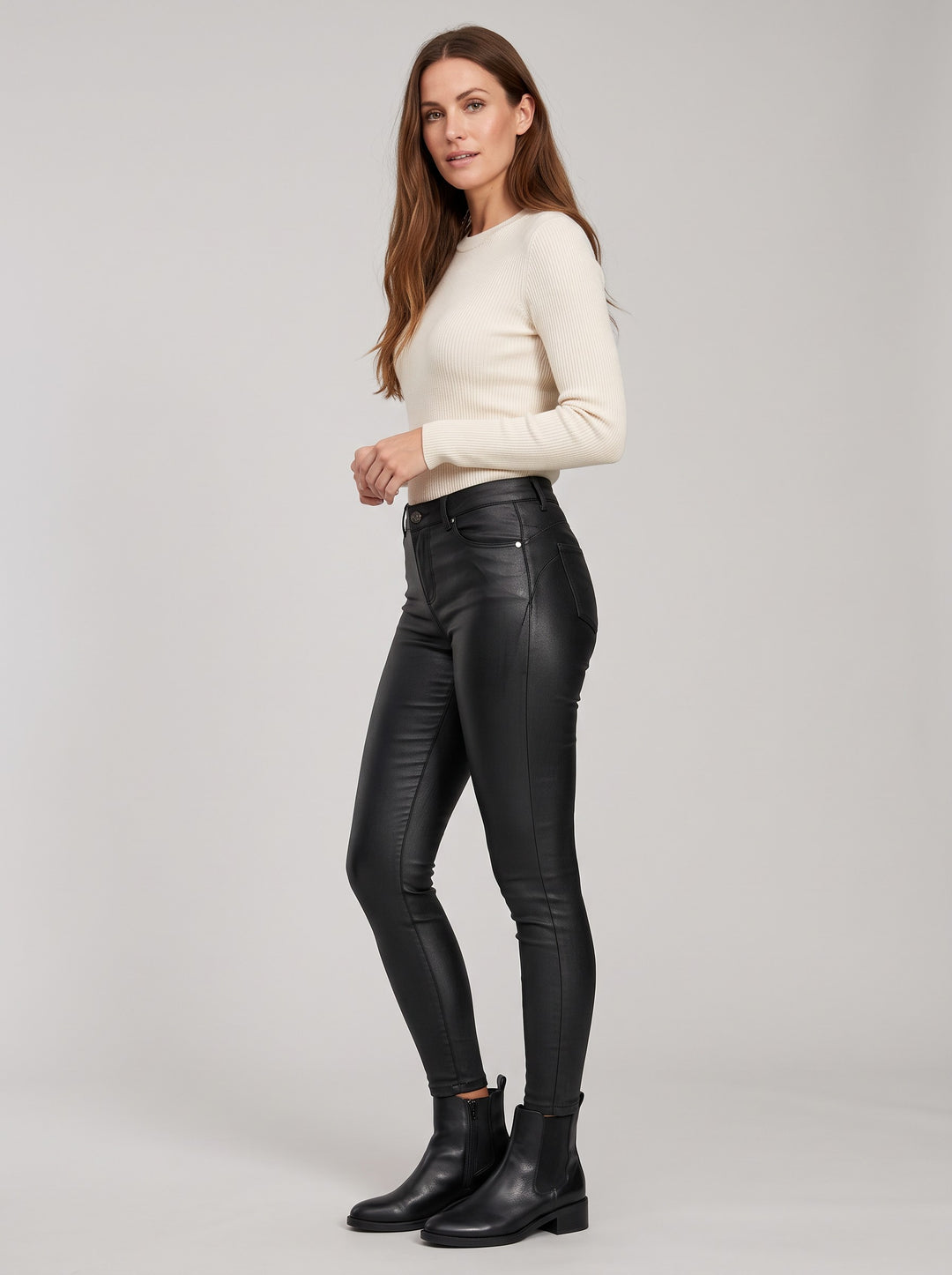 Women's Faux Leather Skinny Trousers in black