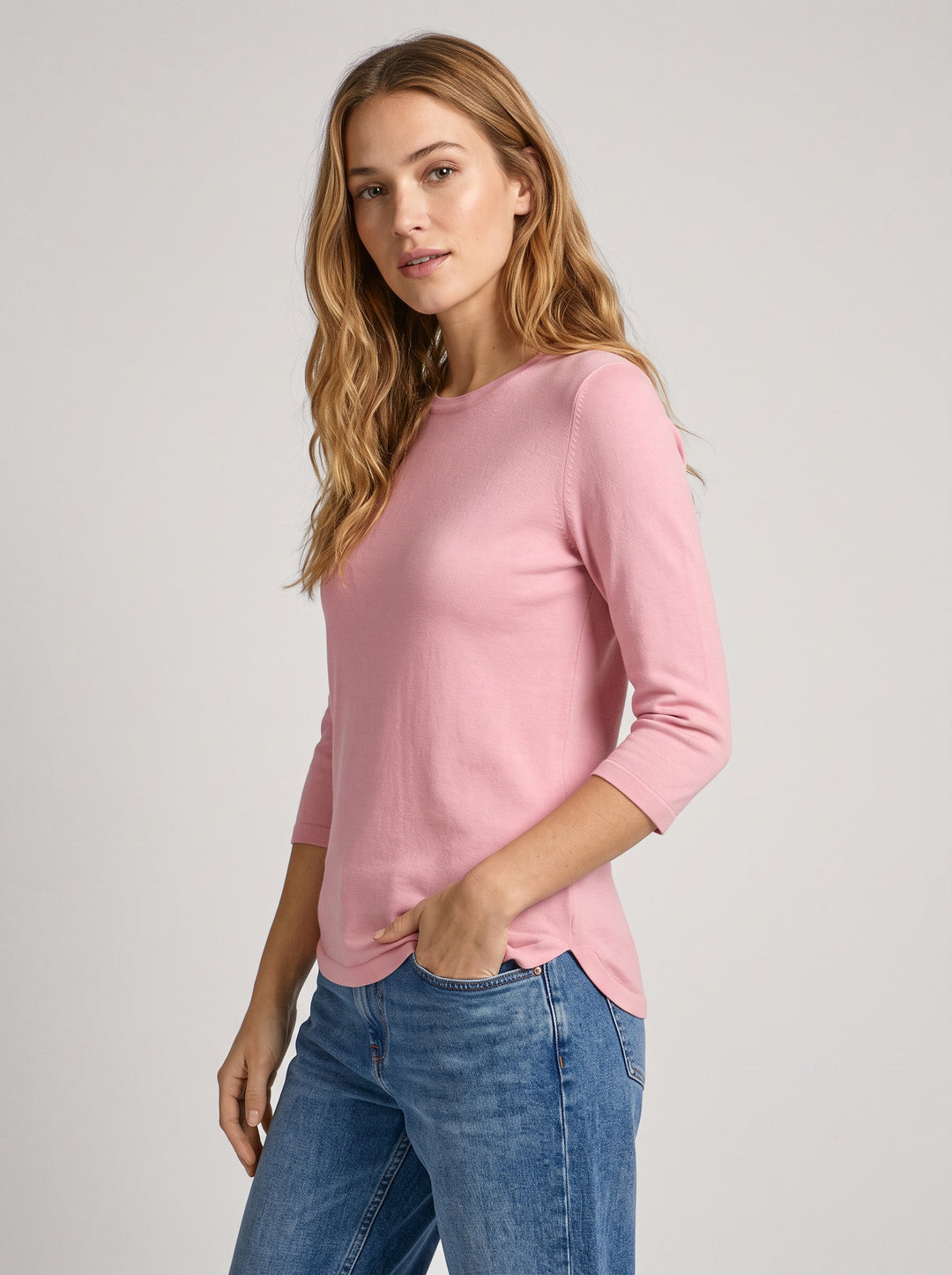 Women's Crew Neck Fine Knit Top in pink