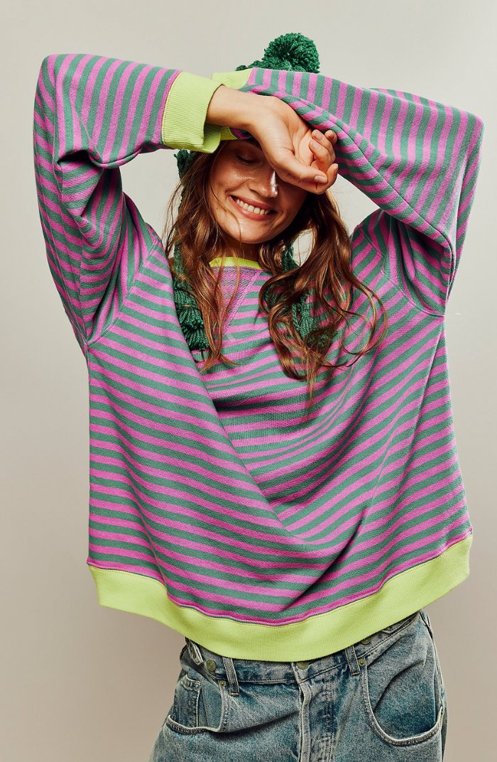 Women's oversized striped sweatshirt with contrasting ribbed trims