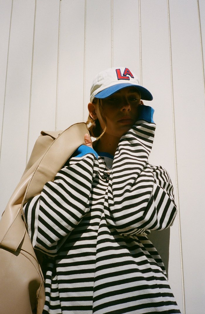 Women's oversized striped sweatshirt with contrasting ribbed trims