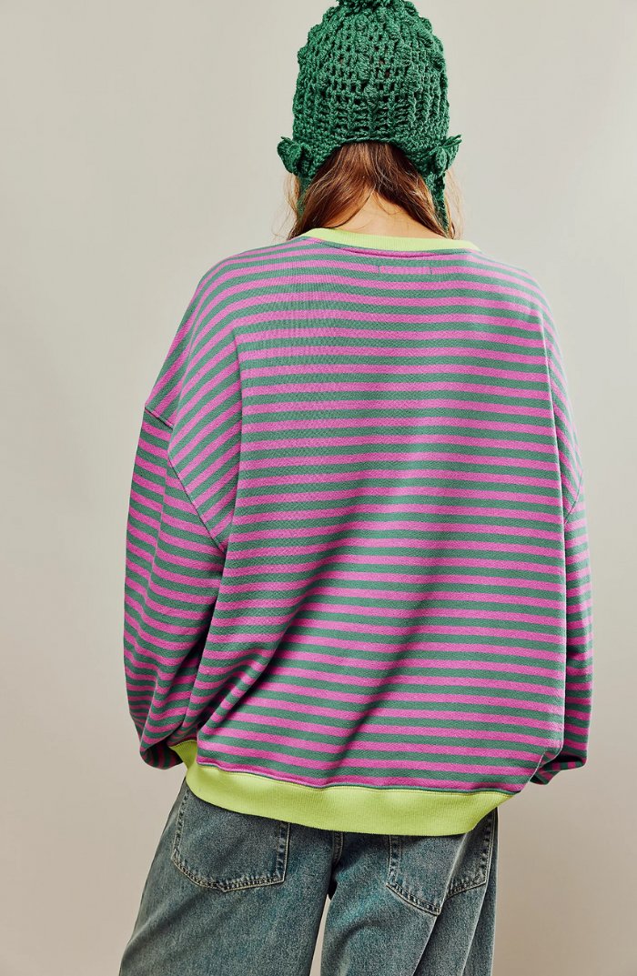 Women's oversized striped sweatshirt with contrasting ribbed trims