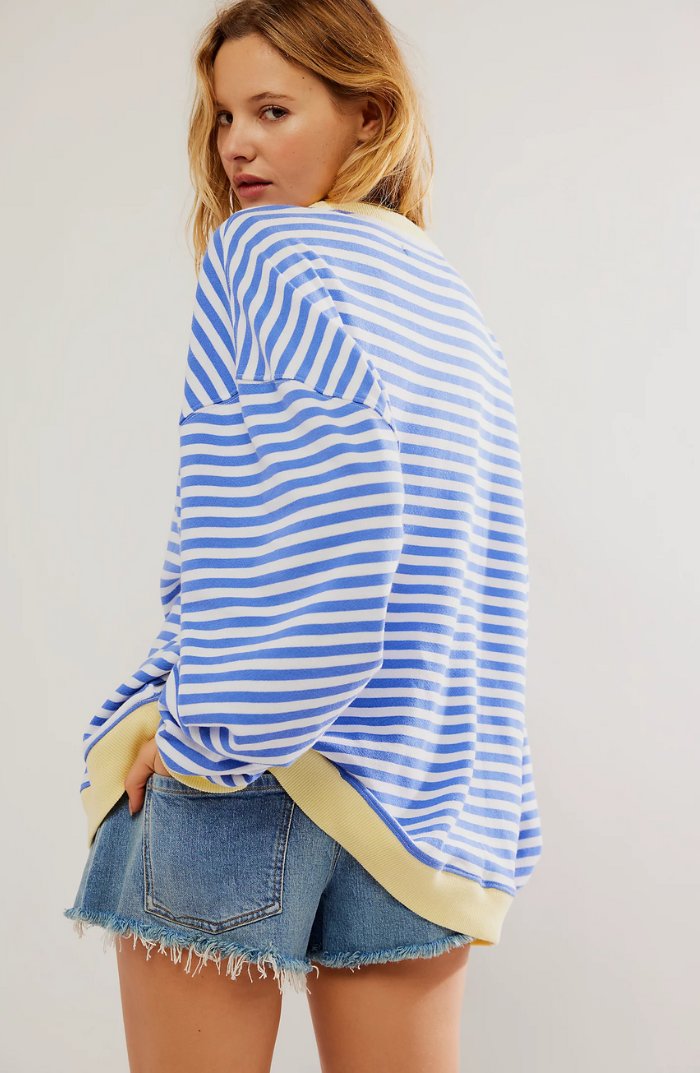 Women's oversized striped sweatshirt with contrasting ribbed trims