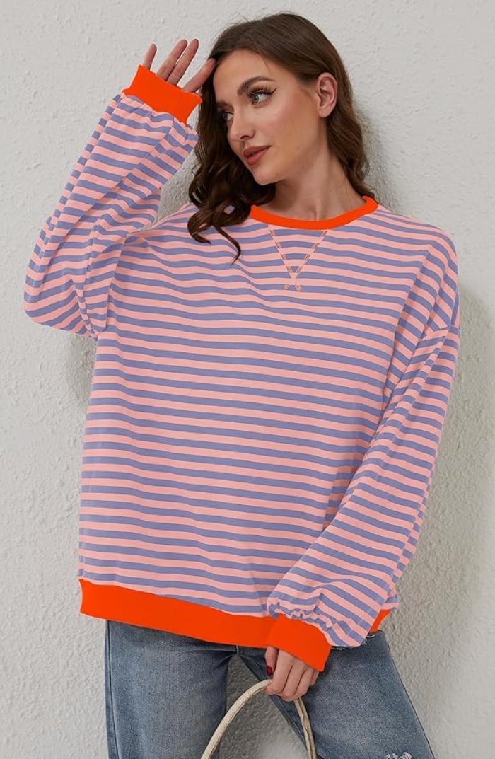 Women's oversized striped sweatshirt with contrasting ribbed trims