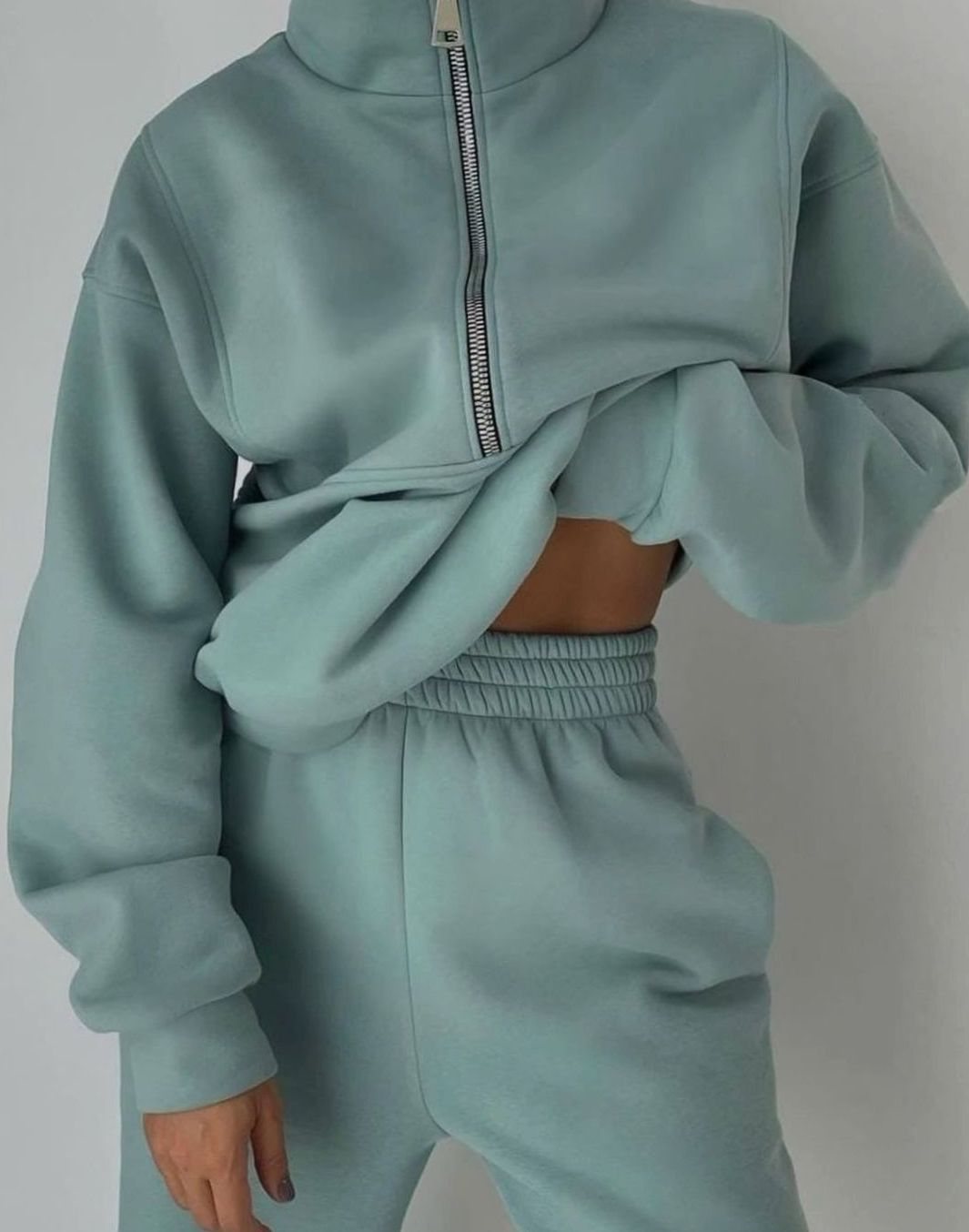 Women's cropped zip sweatshirt tracksuit set with wide-leg trousers