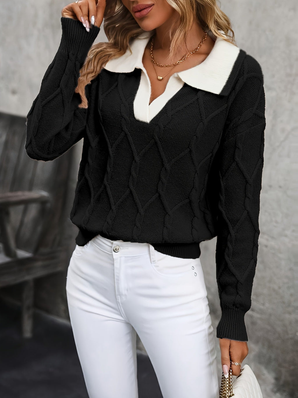 Women's cable-knit V-neck jumper with contrast collar and long sleeves