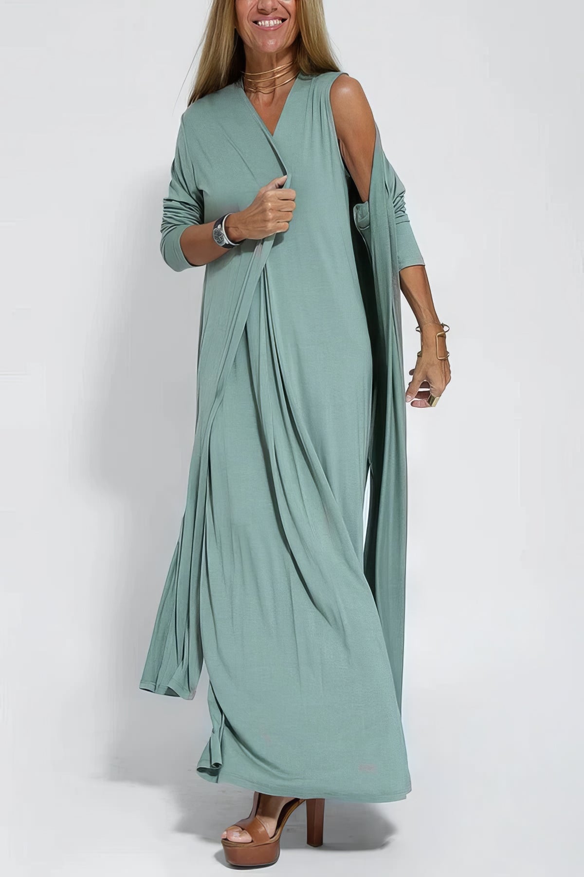 Women's sleeveless V-neck maxi dress with centre pleats and flowing floor-length skirt